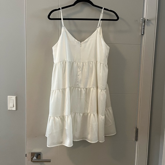 White Simons Dress - Picture 4 of 5